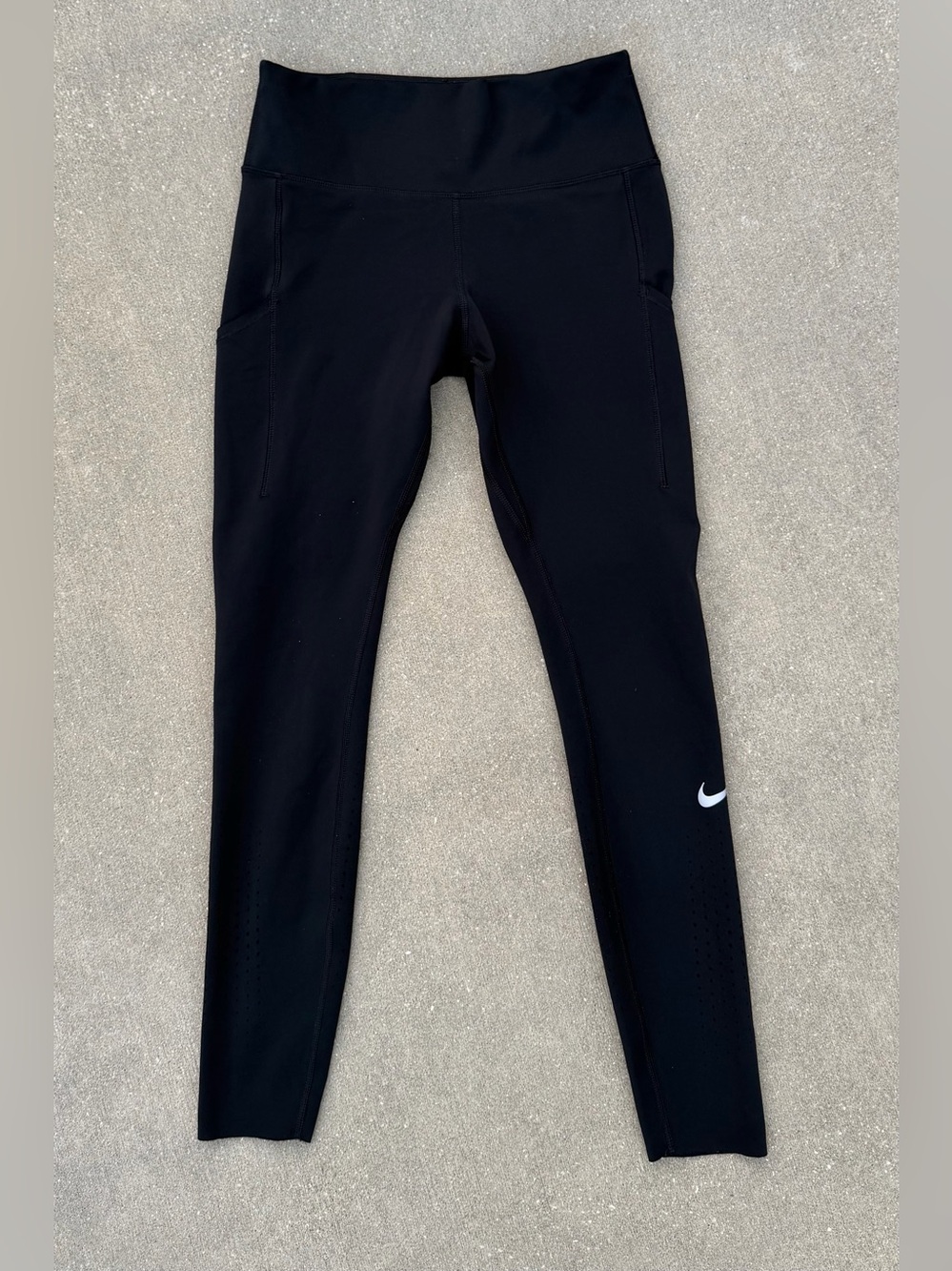 Nike Black Performance Leggings Side Pockets Dri-Fit Women’s Medium Like New